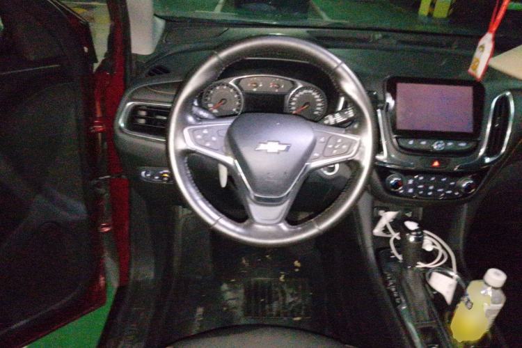 Used Chevrolet Equinox 2018 RS 550T Automatic All-Wheel-Drive Boundary Edition Steering Wheel