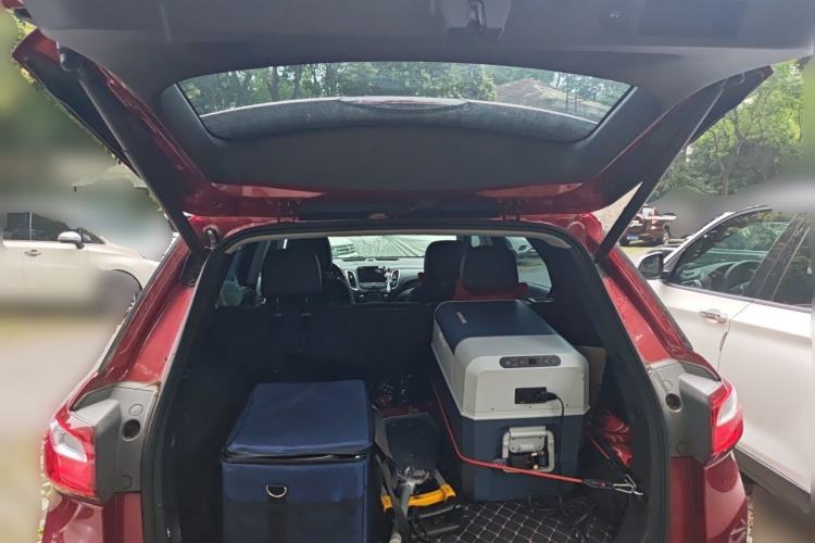 Used Chevrolet Equinox 2018 RS 550T Automatic All-Wheel-Drive Boundary Edition Trunk
