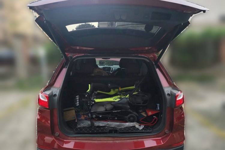 Used Chevrolet Equinox 2018 550T Automatic All-Wheel-Drive Explorer Edition Trunk