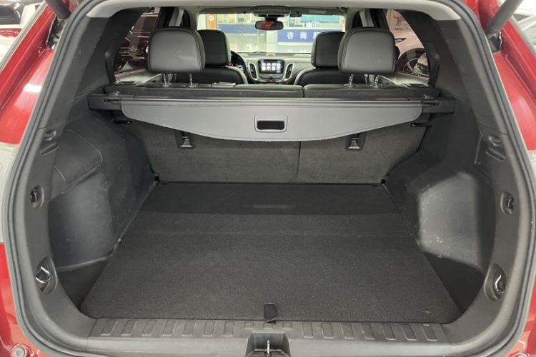 Used Chevrolet Equinox 2018 550T Automatic All-Wheel-Drive Boundary Edition Trunk