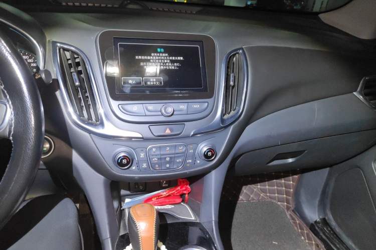 Used Chevrolet Equinox 2018 535T Automatic YuJie Edition Audio And AC Panel