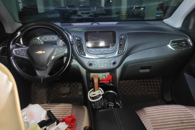 Used Chevrolet Equinox 2018 535T Automatic YuJie Edition Center Console