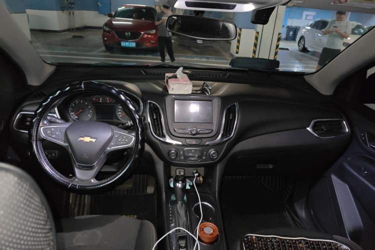 Used Chevrolet Equinox 2018 535T Automatic Chijie Edition Center Console