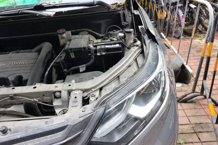 Used Chevrolet Equinox 2018 535T Automatic YuJie Edition Engine Bay Left