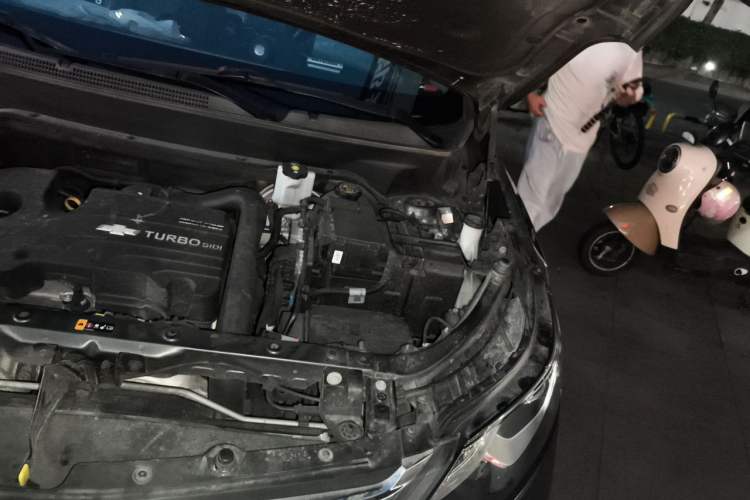 Used Chevrolet Equinox 2018 535T Automatic YuJie Edition Engine Bay Left
