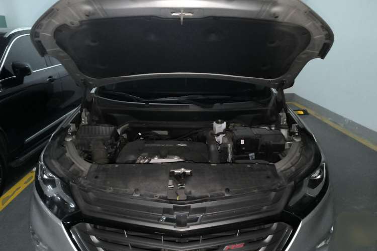 Used Chevrolet Equinox 2018 Redline 550T Automatic All-Wheel-Drive Trailblazer RS Edition Engine Bay