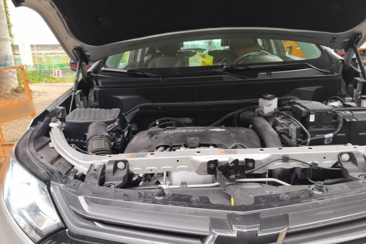 Used Chevrolet Equinox 2018 Redline 550T Automatic All-Wheel-Drive RS Edition Engine Bay Right