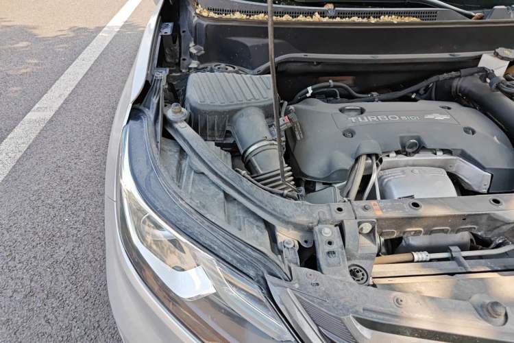 Used Chevrolet Equinox 2018 RS 550T Automatic All-Wheel-Drive Boundary Edition Engine Bay Right