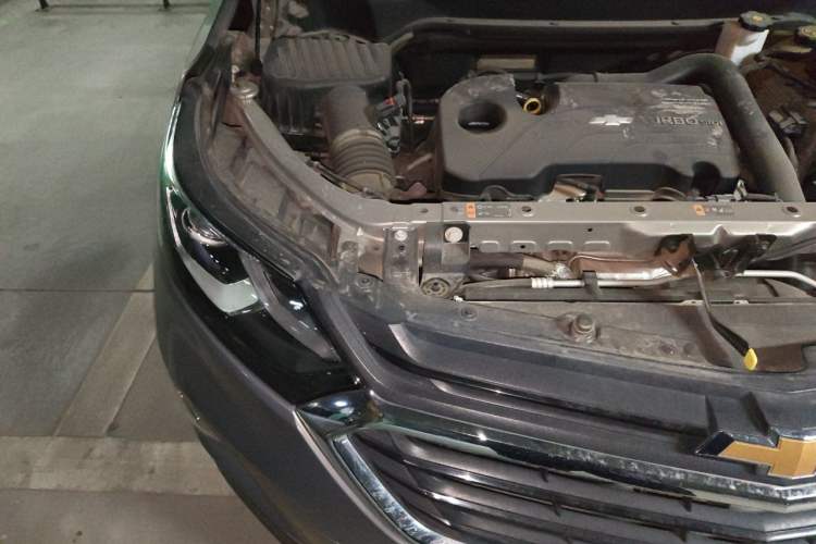 Used Chevrolet Equinox 2018 535T Automatic Lingjie Edition Engine Bay Right
