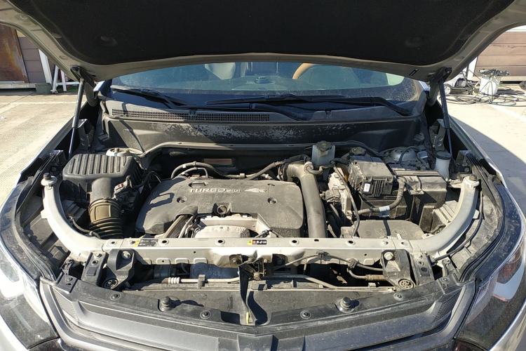 Used Chevrolet Equinox 2018 Redline 550T Automatic All-Wheel-Drive Trailblazer RS Edition Engine Bay