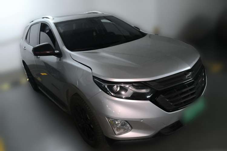 Used Chevrolet Equinox 2018 Redline 550T Automatic All-Wheel-Drive Trailblazer RS Edition Front Right 45 Deg