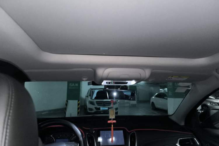 Used Chevrolet Equinox 2018 Redline 550T Automatic All-Wheel-Drive Trailblazer RS Edition Headliner