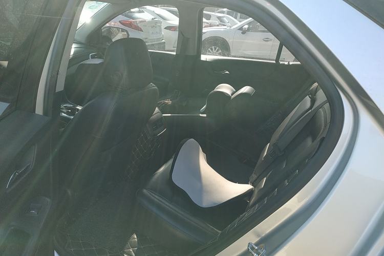Used Chevrolet Equinox 2018 Redline 550T Automatic All-Wheel-Drive Trailblazer RS Edition Interior 4