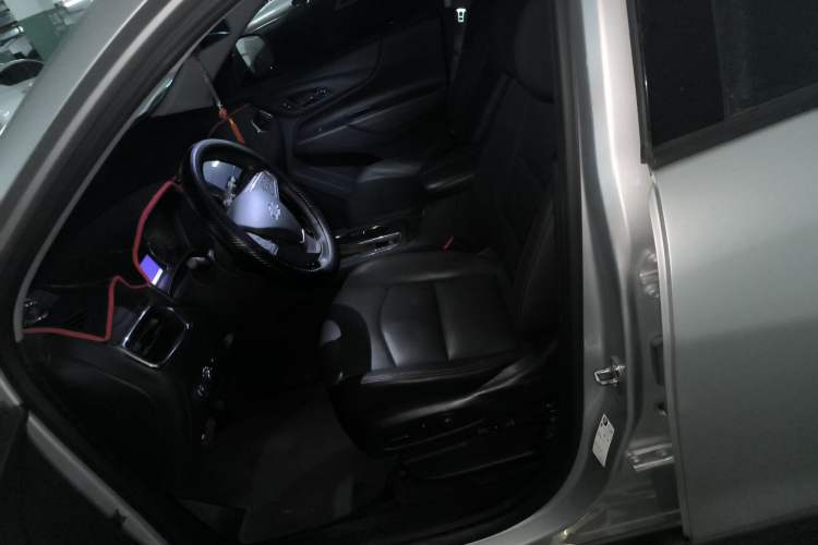 Used Chevrolet Equinox 2018 Redline 550T Automatic All-Wheel-Drive Trailblazer RS Edition Left Front Seat