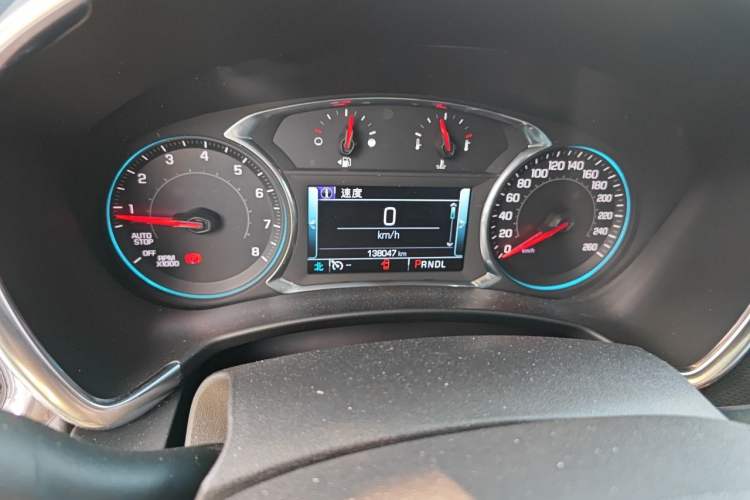 Used Chevrolet Equinox 2018 RS 550T Automatic All-Wheel-Drive Boundary Edition Odometer Close Up