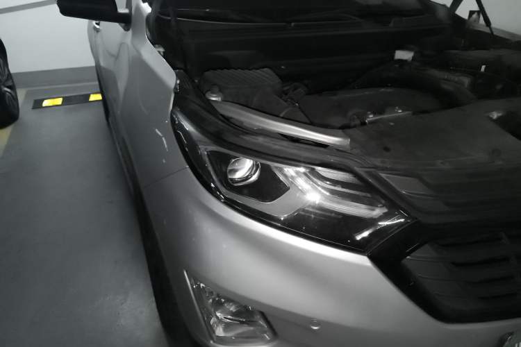 Used Chevrolet Equinox 2018 Redline 550T Automatic All-Wheel-Drive Trailblazer RS Edition Right Front Headlight