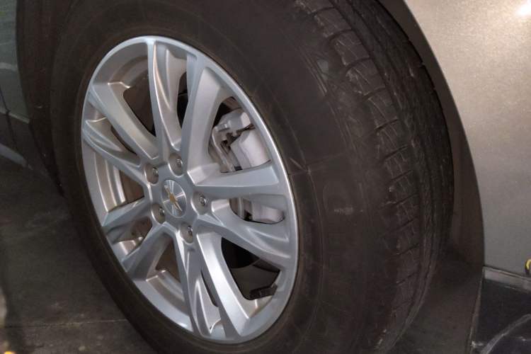 Used Chevrolet Equinox 2018 535T Automatic YuJie Edition Right Front Wheel Hub