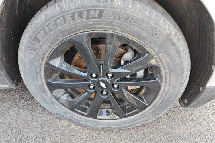Used Chevrolet Equinox 2018 RS 550T Automatic All-Wheel-Drive Boundary Edition Right Front Wheel Hub