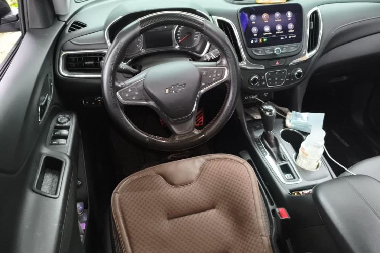 Used Chevrolet Equinox 2018 Redline 550T Automatic All-Wheel-Drive RS Edition Steering Wheel