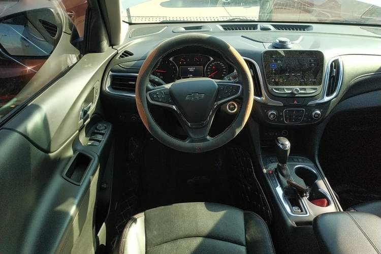 Used Chevrolet Equinox 2018 Redline 550T Automatic All-Wheel-Drive Trailblazer RS Edition Steering Wheel