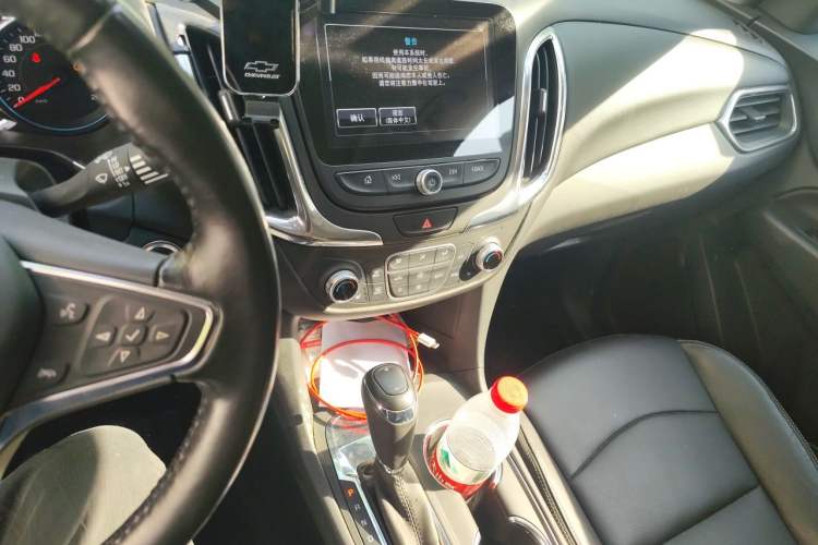 Used Chevrolet Equinox 2018 535T Automatic YuJie Edition Audio And AC Panel