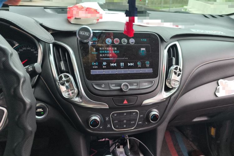 Used Chevrolet Equinox 2018 550T Automatic All-Wheel-Drive Explorer Edition Audio And AC Panel