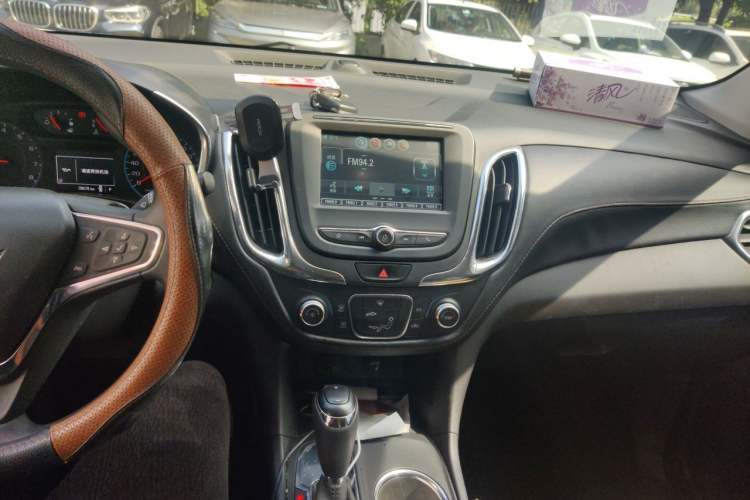 Used Chevrolet Equinox 2018 535T Automatic Lingjie Edition Audio And AC Panel