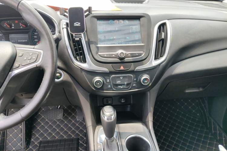 Used Chevrolet Equinox 2018 535T Automatic Chijie Edition Audio And AC Panel