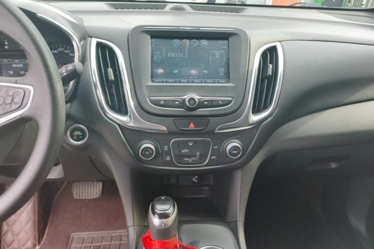 Used Chevrolet Equinox 2018 535T Automatic Lingjie Edition Audio And AC Panel
