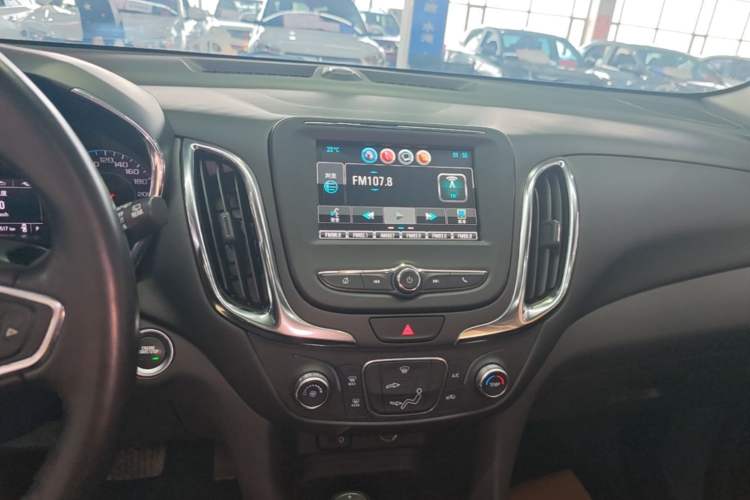 Used Chevrolet Equinox 2018 535T Automatic Chijie Edition Audio And AC Panel