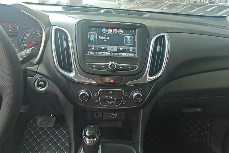 Used Chevrolet Equinox 2018 535T Automatic Chijie Edition Audio And AC Panel