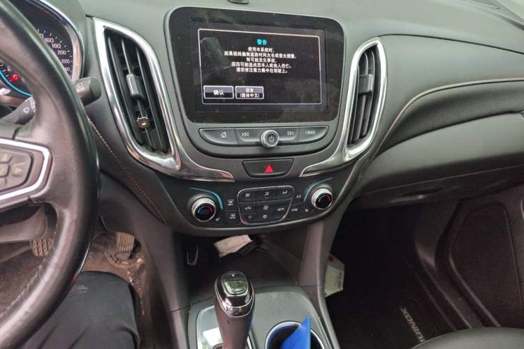 Used Chevrolet Equinox 2018 535T Automatic YuJie Edition Audio And AC Panel