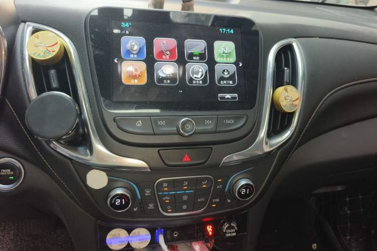 Used Chevrolet Equinox 2018 535T Automatic YuJie Edition Audio And AC Panel
