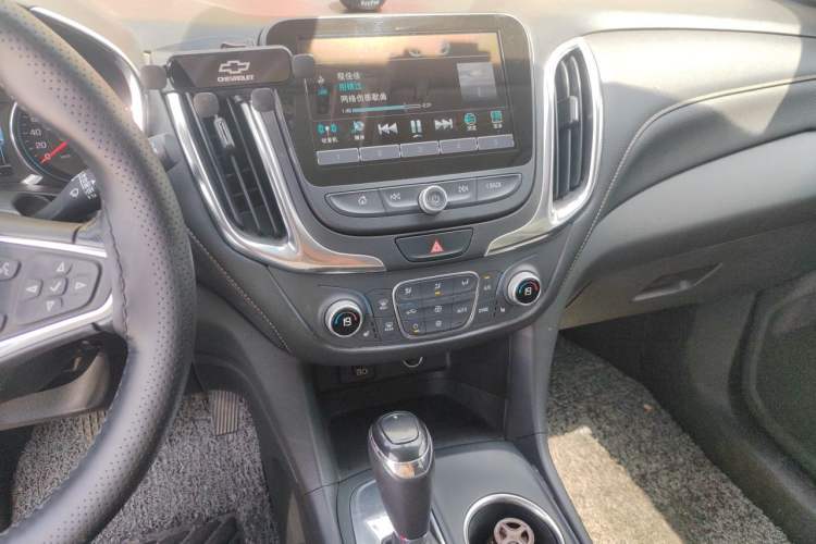 Used Chevrolet Equinox 2018 535T Automatic YuJie Edition Audio And AC Panel