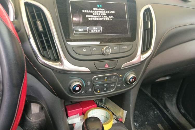 Used Chevrolet Equinox 2018 535T Automatic YuJie Edition Audio And AC Panel