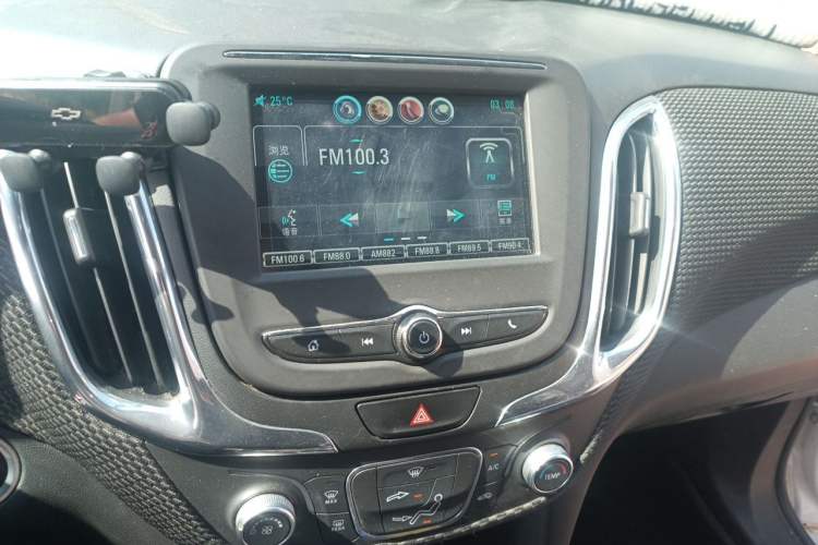 Used Chevrolet Equinox 2018 535T Automatic Chijie Edition Audio And AC Panel
