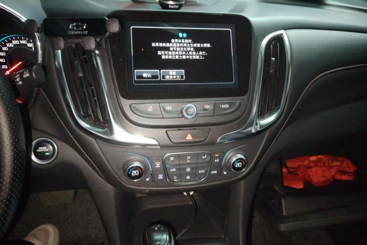 Used Chevrolet Equinox 2018 535T Automatic YuJie Edition Audio And AC Panel
