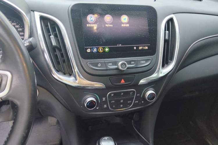 Used Chevrolet Equinox 2018 535T Automatic YuJie Edition Audio And AC Panel