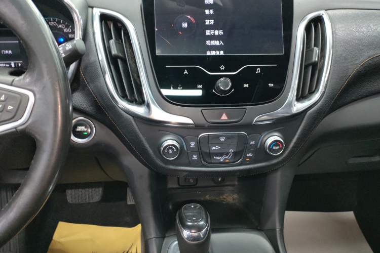 Used Chevrolet Equinox 2018 535T Automatic Chijie Edition Audio And AC Panel