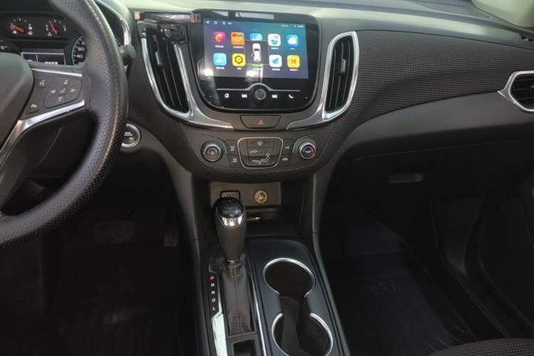 Used Chevrolet Equinox 2018 535T Automatic Lingjie Edition Audio And AC Panel