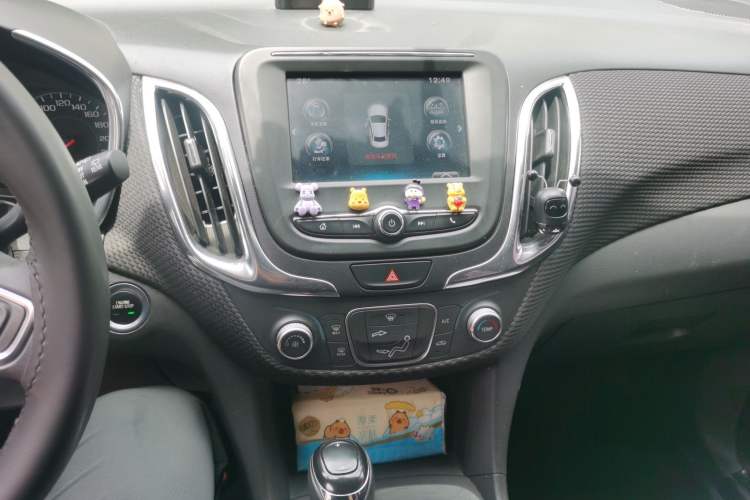 Used Chevrolet Equinox 2018 535T Automatic Lingjie Edition Audio And AC Panel