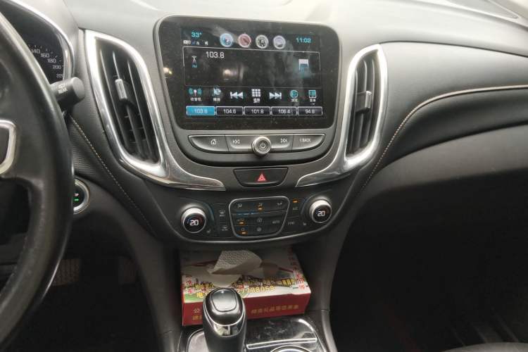 Used Chevrolet Equinox 2018 535T Automatic YuJie Edition Audio And AC Panel