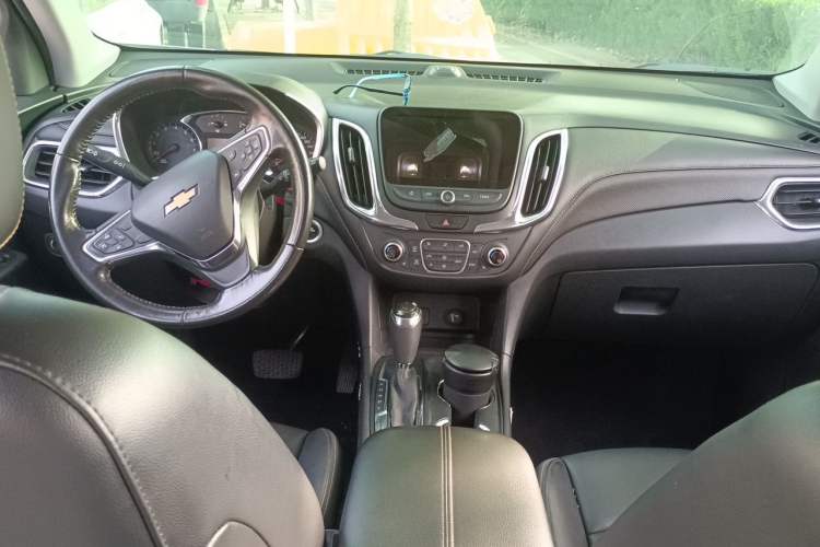 Used Chevrolet Equinox 2018 535T Automatic YuJie Edition Center Console
