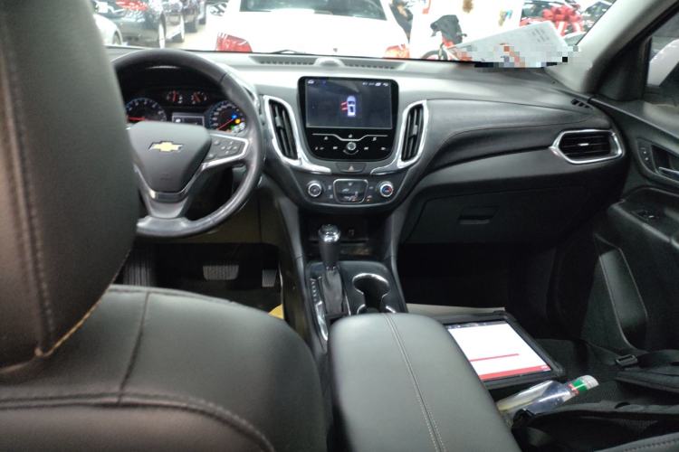 Used Chevrolet Equinox 2018 535T Automatic Chijie Edition Center Console