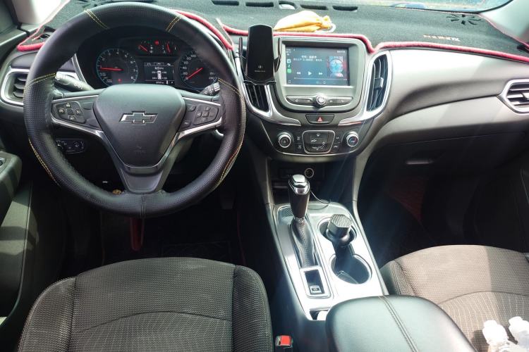 Used Chevrolet Equinox 2018 535T Automatic Chijie Edition Center Console