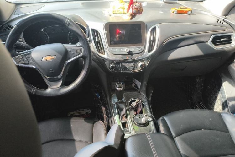 Used Chevrolet Equinox 2018 535T Automatic YuJie Edition Center Console