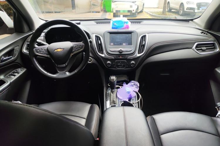 Used Chevrolet Equinox 2018 535T Automatic Chijie Edition Center Console
