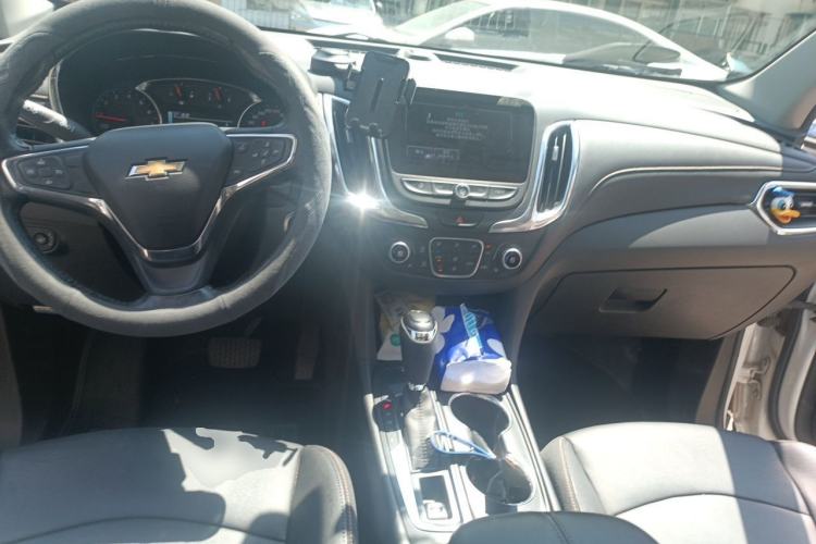 Used Chevrolet Equinox 2018 535T Automatic YuJie Edition Center Console