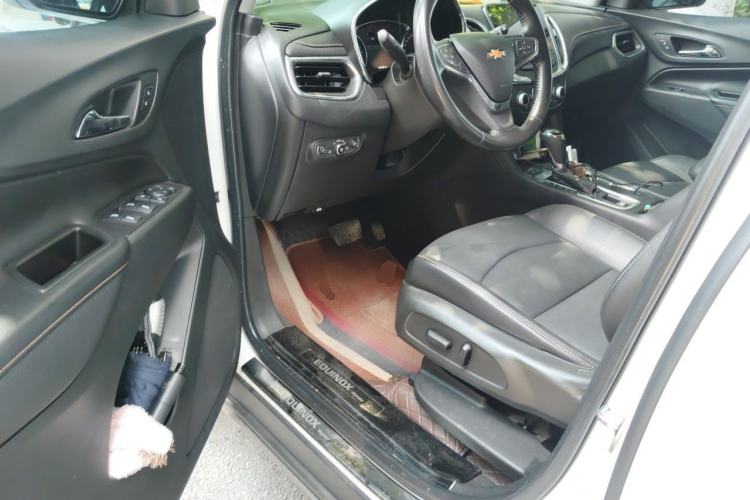 Used Chevrolet Equinox 2018 550T Automatic All-Wheel-Drive Explorer Edition Driver Seat