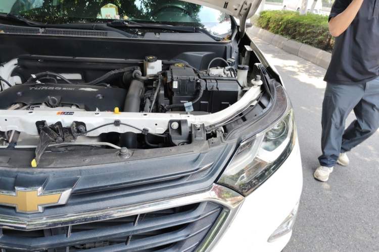 Used Chevrolet Equinox 2018 550T Automatic All-Wheel-Drive Explorer Edition Engine Bay Left
